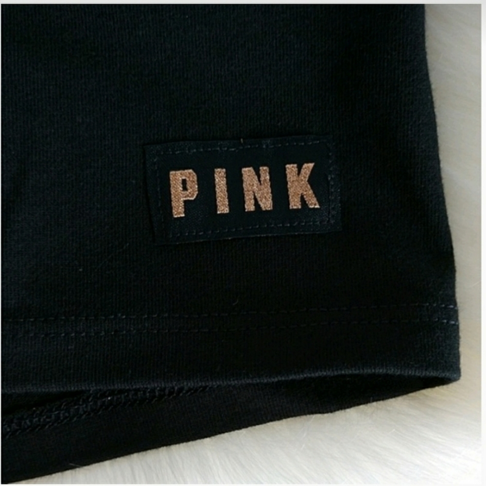 SIZE M💕PINK VICTORIA'S SECRET YOGA SHORTIE - Picture 2 of 2